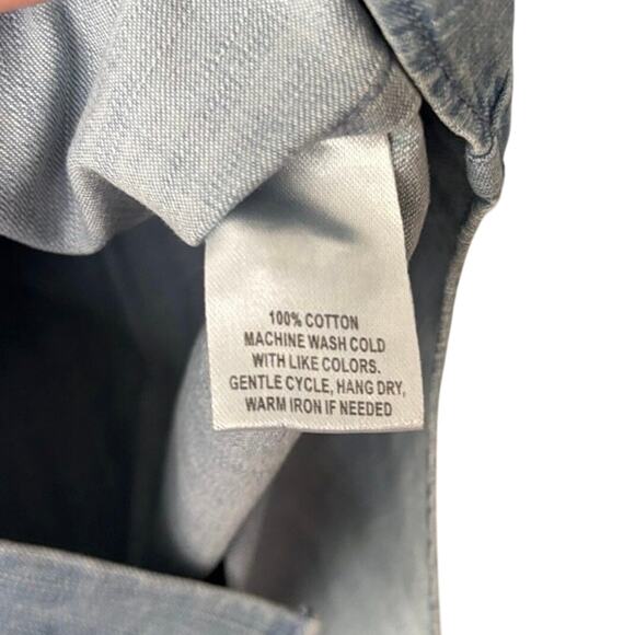UNTUCKit Women’s Chambray Denim Button Up Shirt Blue Long Sleeve Sz 4 - Picture 4 of 4